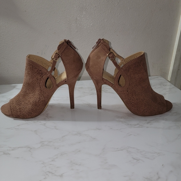 Lauren Conrad heels - Picture 2 of 7